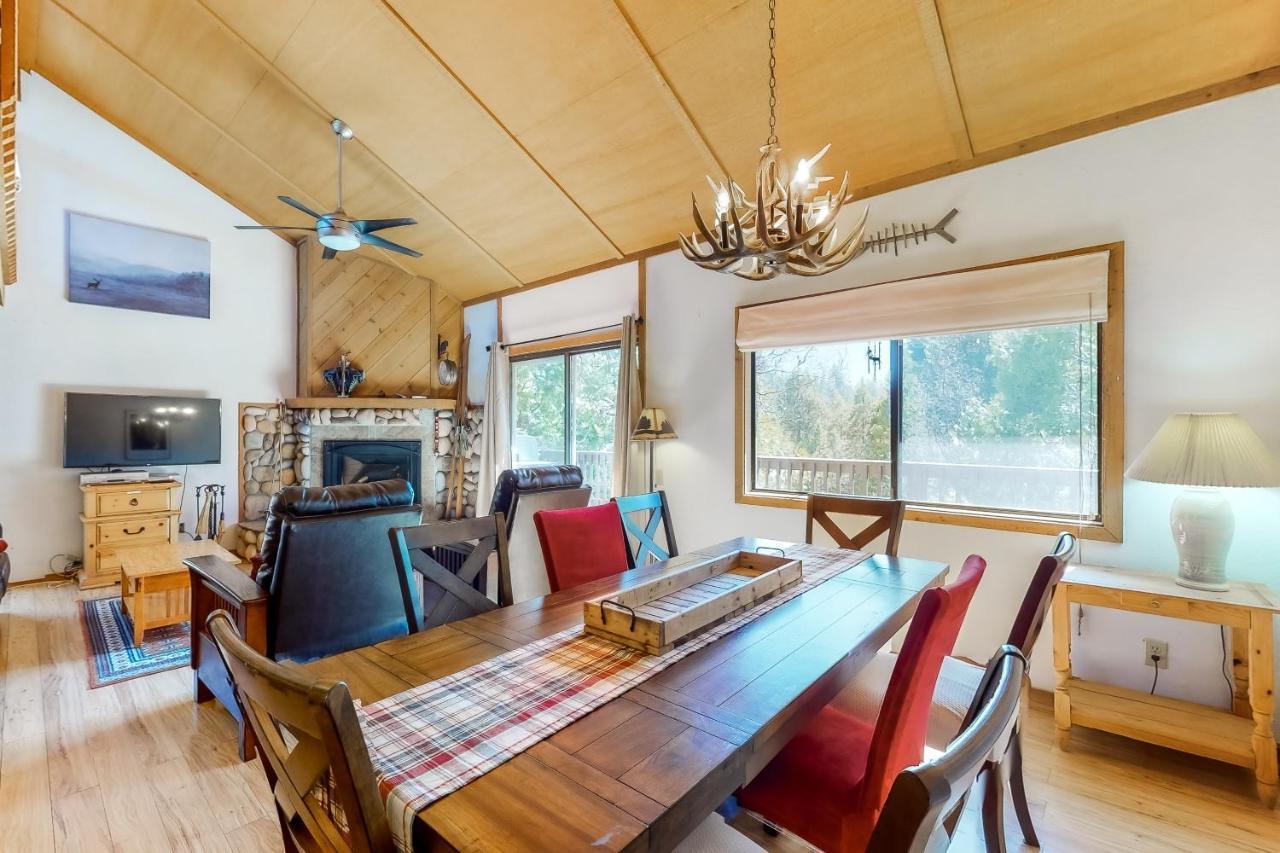 Sierra Swiss Chalet Шейвер Лейк Экстерьер фото